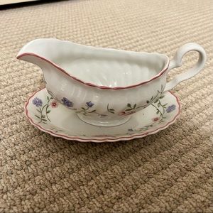 Johnson Brothers Summer Chintz Gravy Boat and underplate